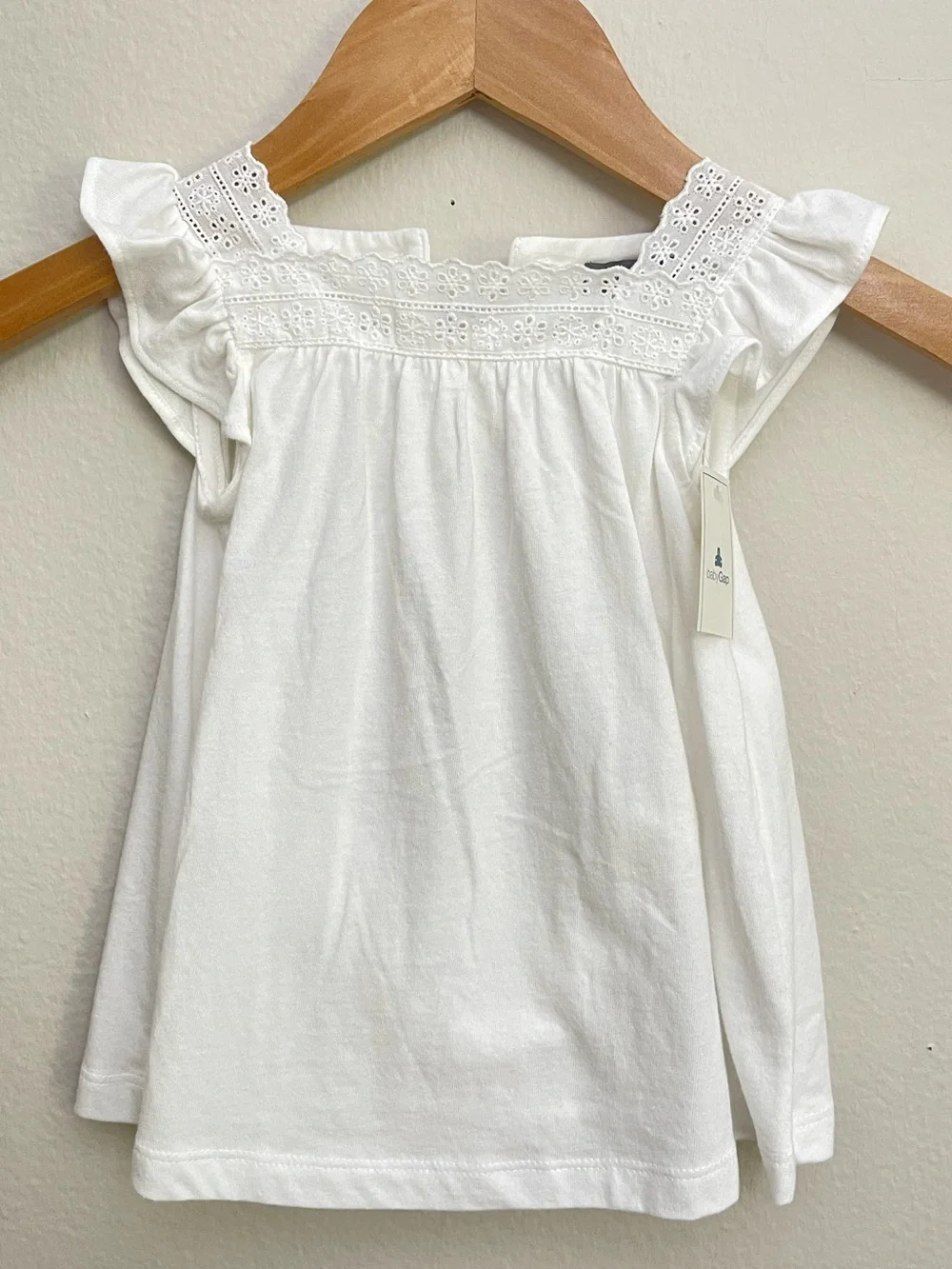 Gap Baby Girl Top and diaper cover in White size 3-6 months Minimalist Feminine